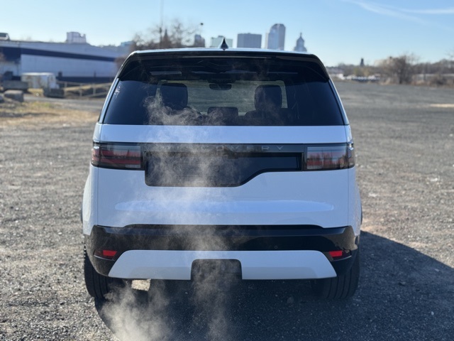 2025 Land Rover Discovery SE photo 3