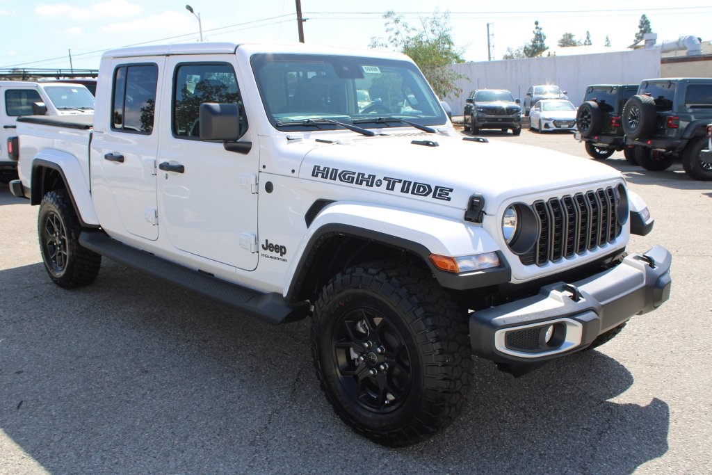 2025 Jeep Gladiator Sport photo 3