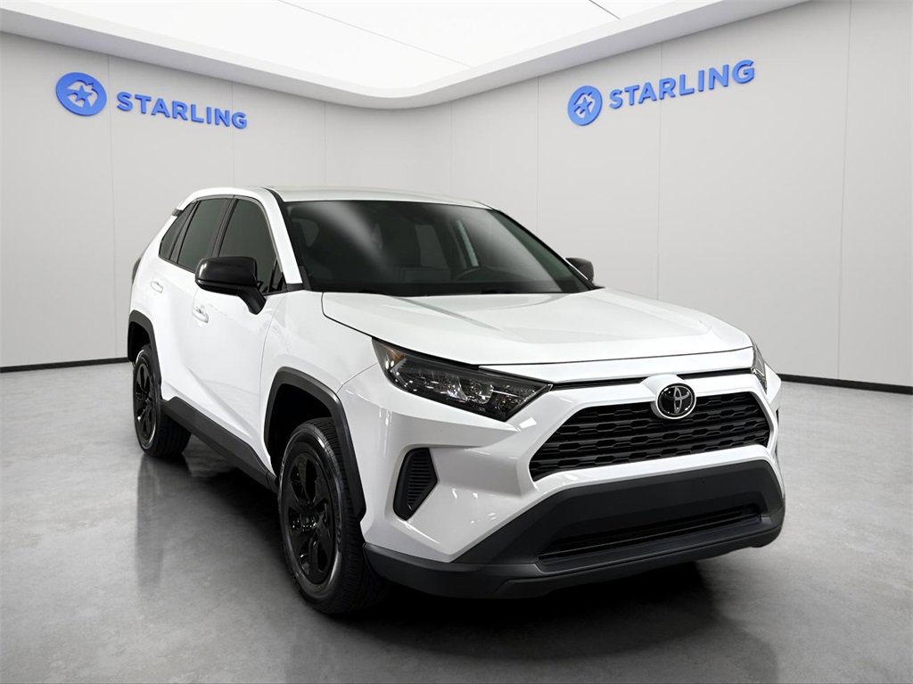 2022 Toyota RAV4 LE photo 12