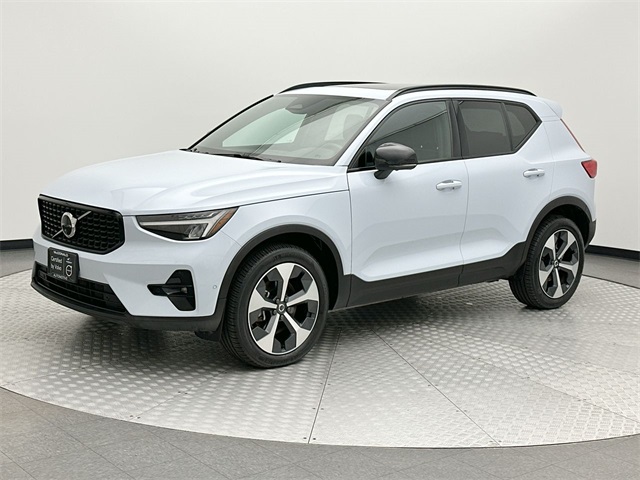 2025 Volvo XC40 Plus's photo