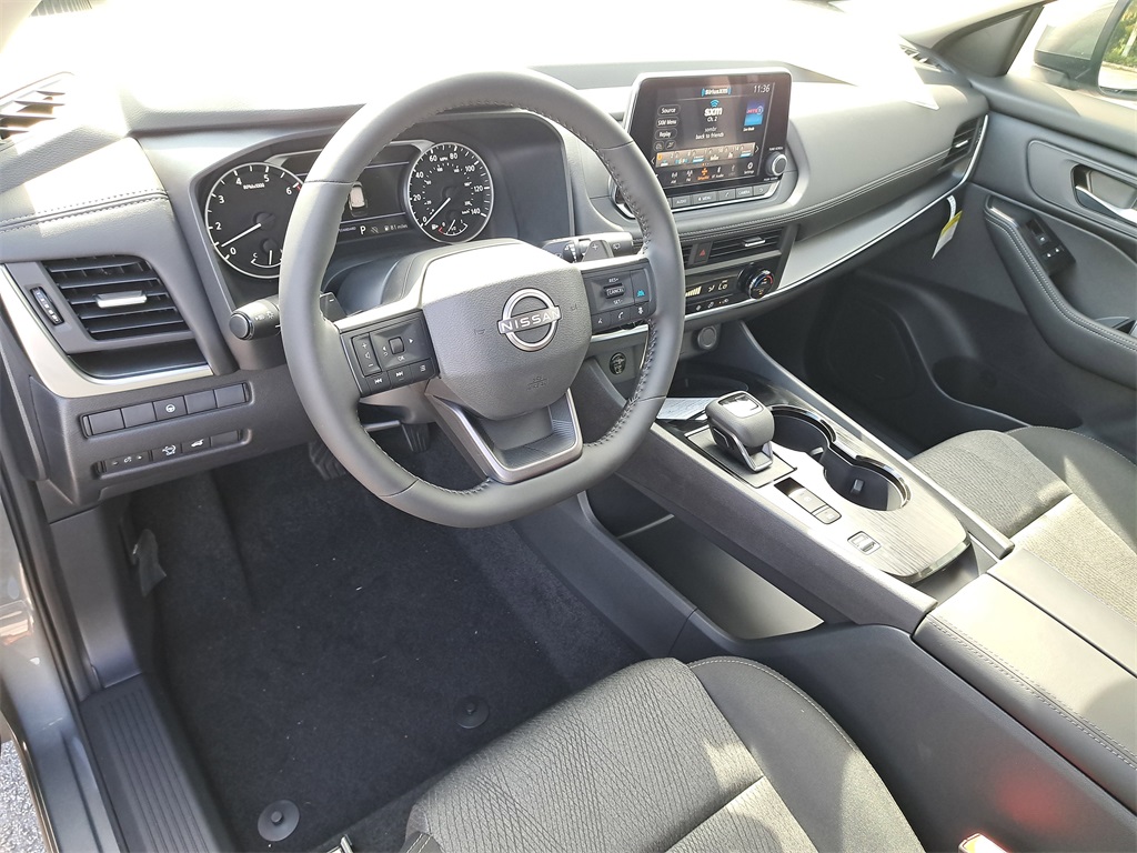 2026 Nissan Rogue SV photo 18