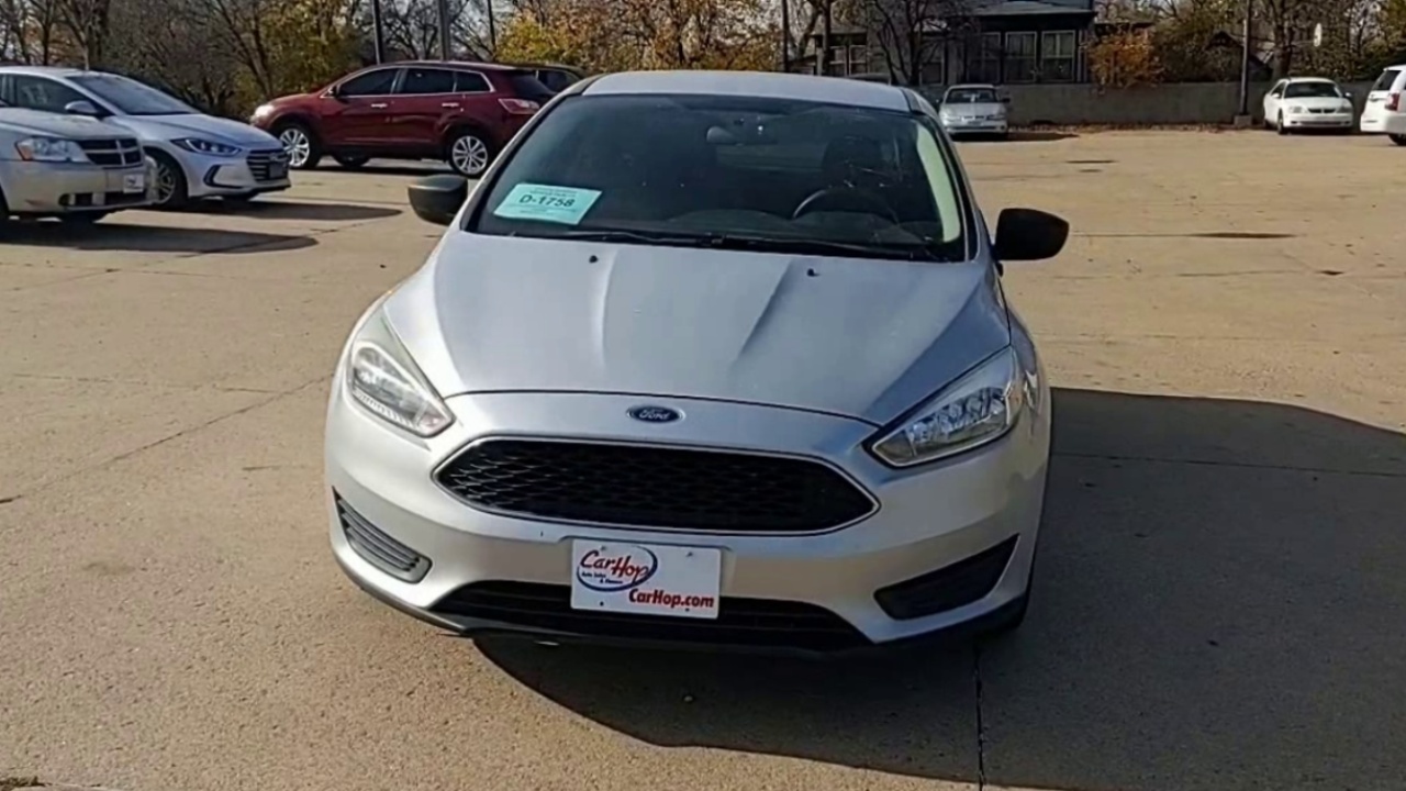 2017 Ford Focus Sedan photo 4