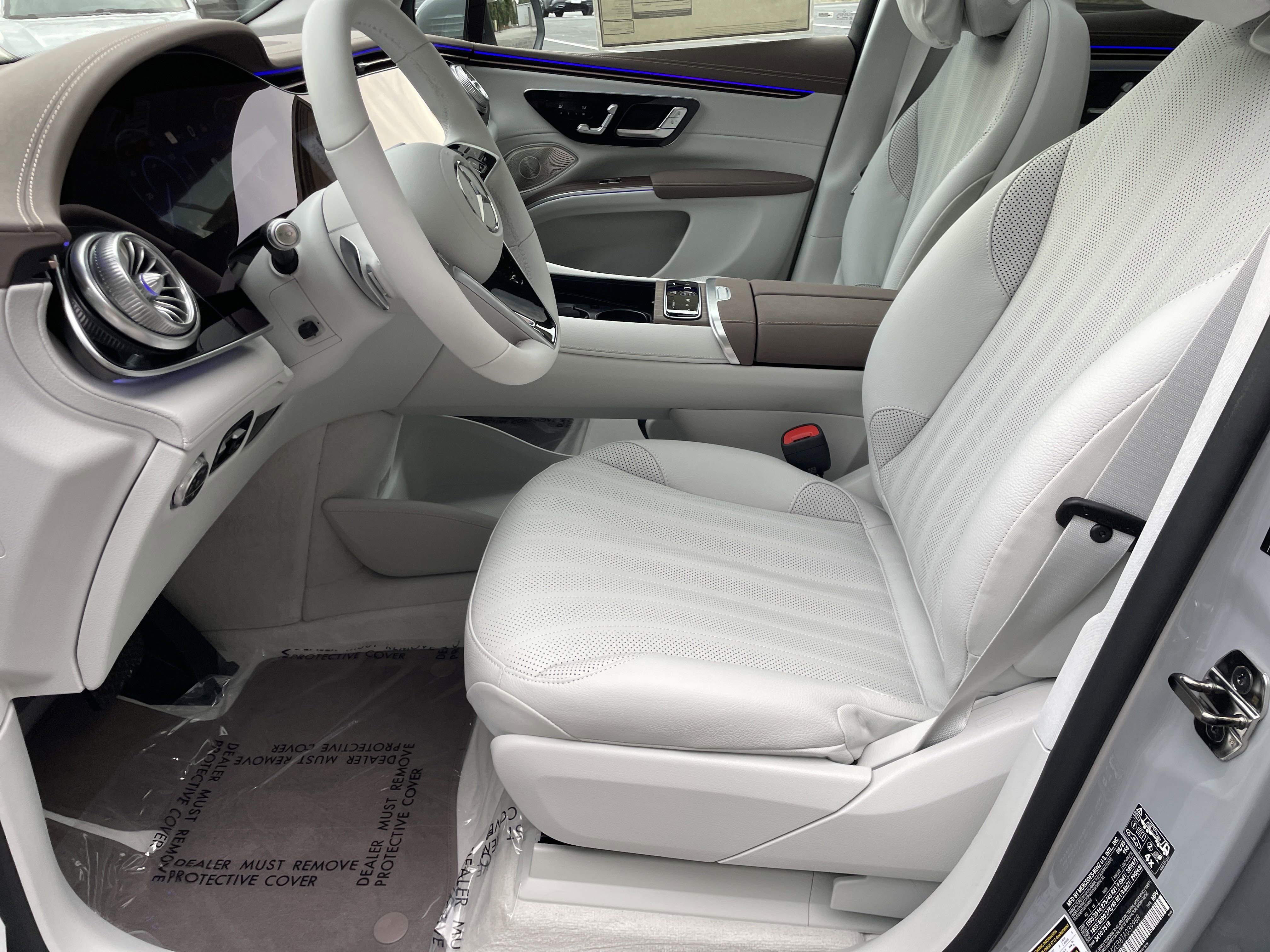 2026 Mercedes Benz EQS SUV 450 4MATIC photo 4