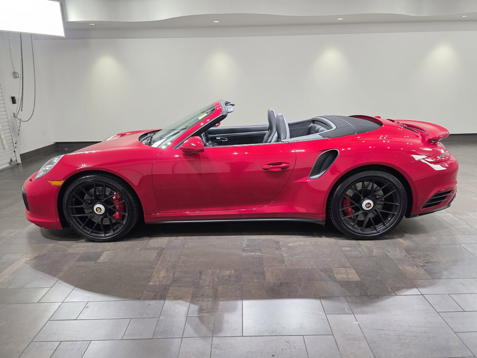 2018 Porsche 911 Turbo Cabriolet photo 3