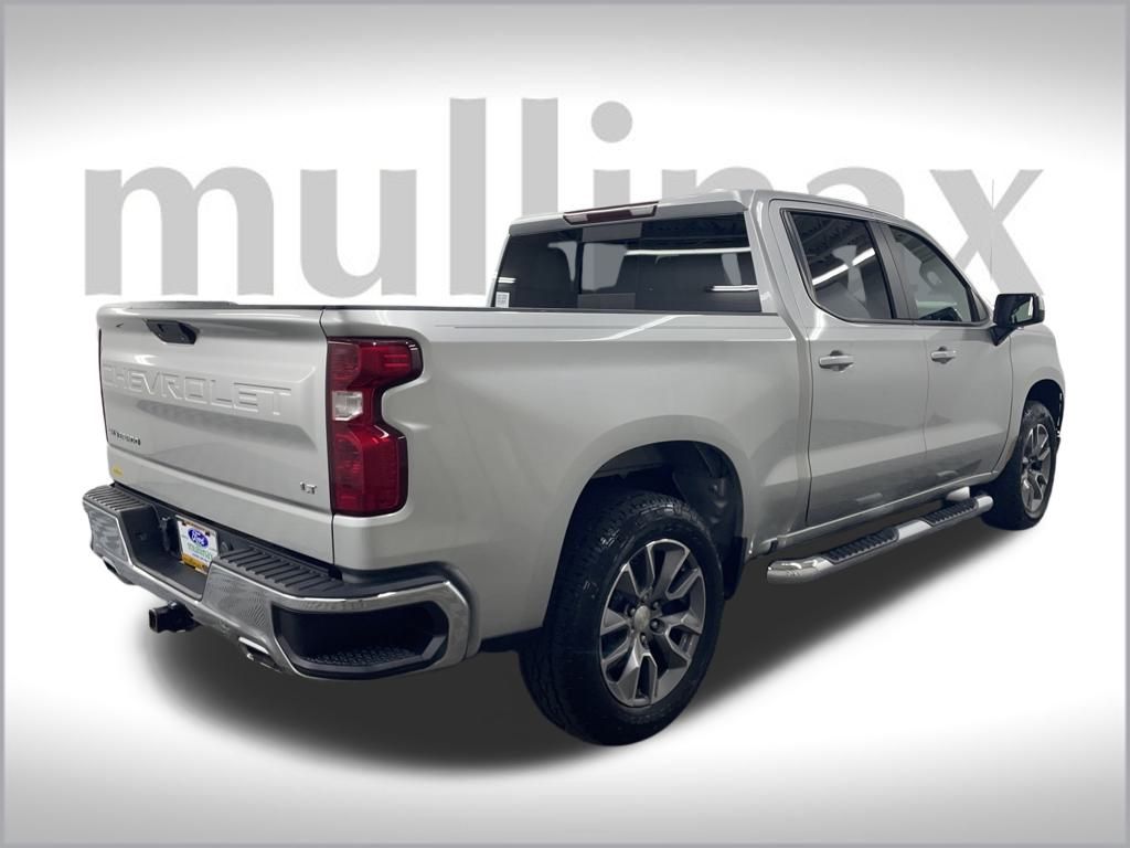 2021 Chevrolet Silverado 1500 LT photo 3