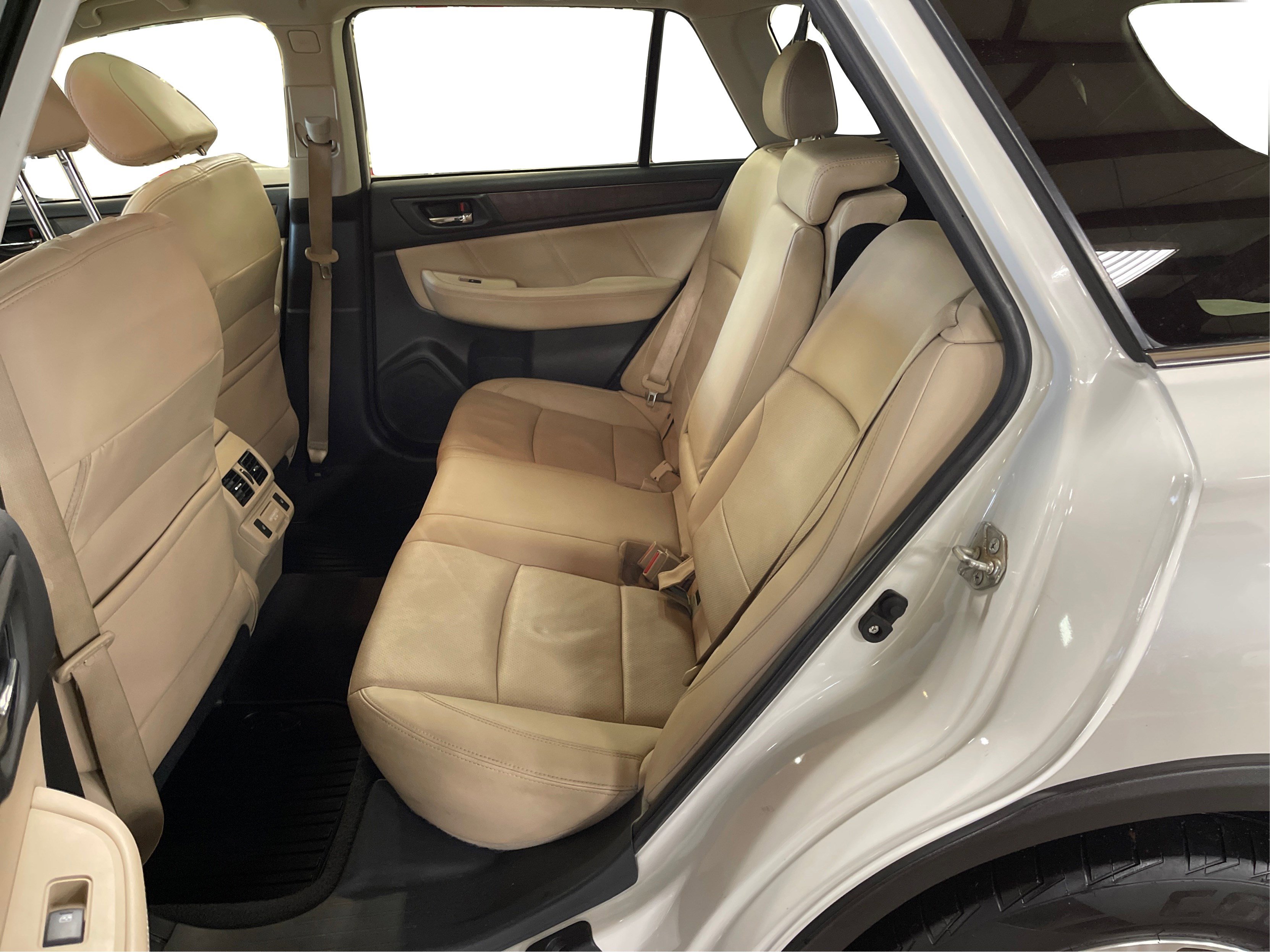 2018 Subaru Outback Limited photo 14