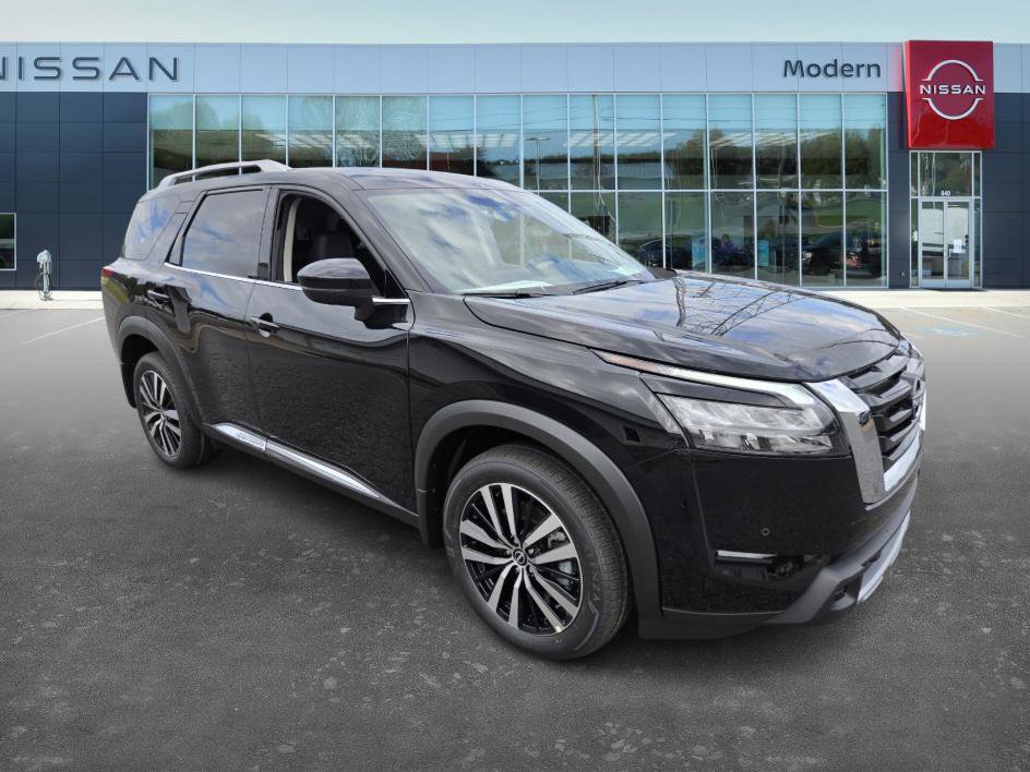 2025 Nissan Pathfinder Platinum photo 3