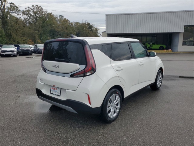 2025 Kia Soul LX photo 3