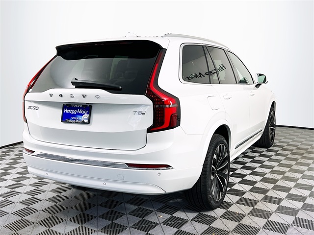 2025 Volvo XC90 T8 AWD Core photo 3