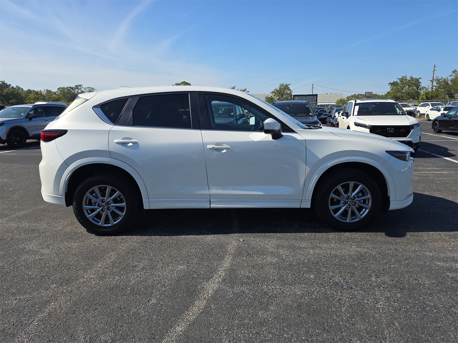 2025 Mazda CX-5 2.5 Select photo 3