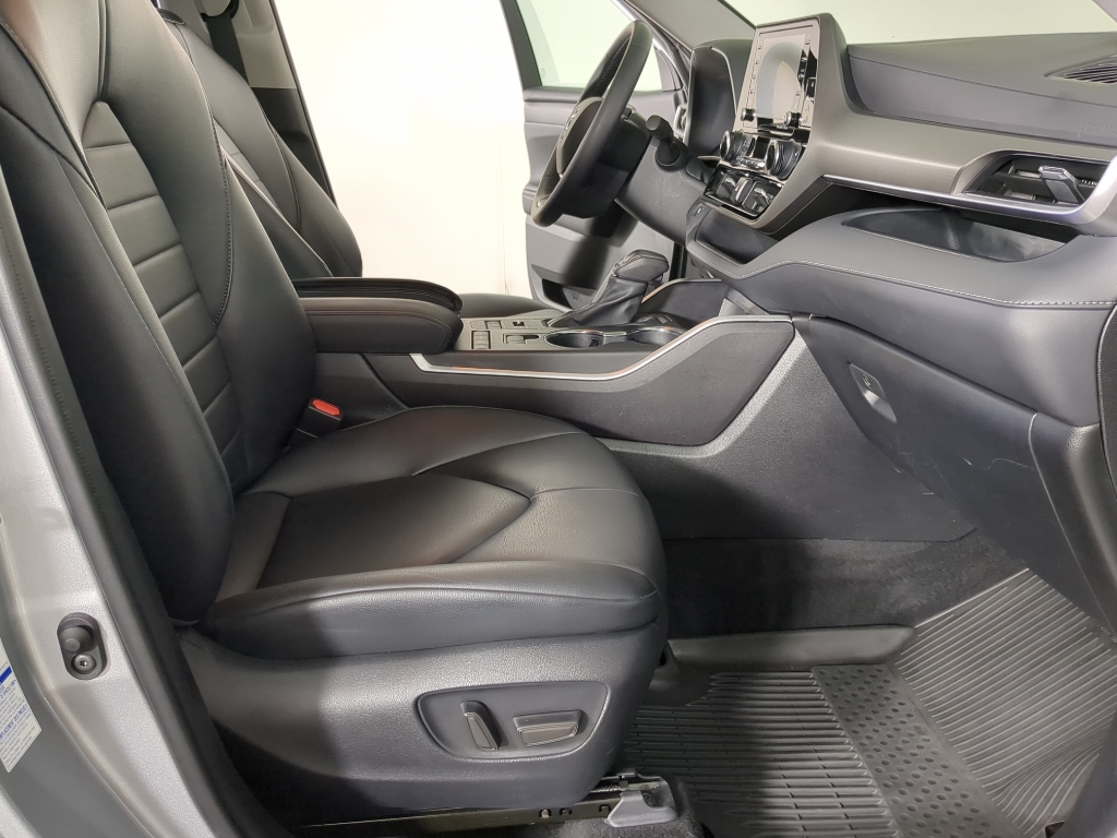 2022 Toyota Highlander XLE photo 15