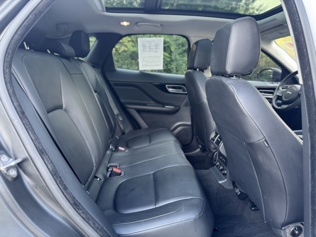 2018 Jaguar F-PACE Premium photo 18