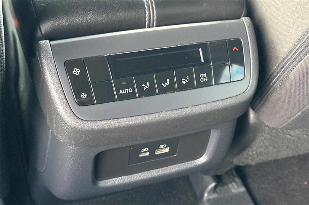 2024 Nissan Pathfinder SV photo 14