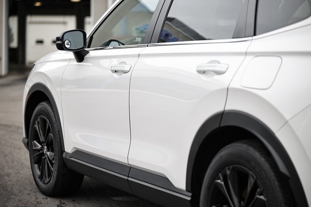 2024 Honda CR-V Hybrid Sport Touring photo 8