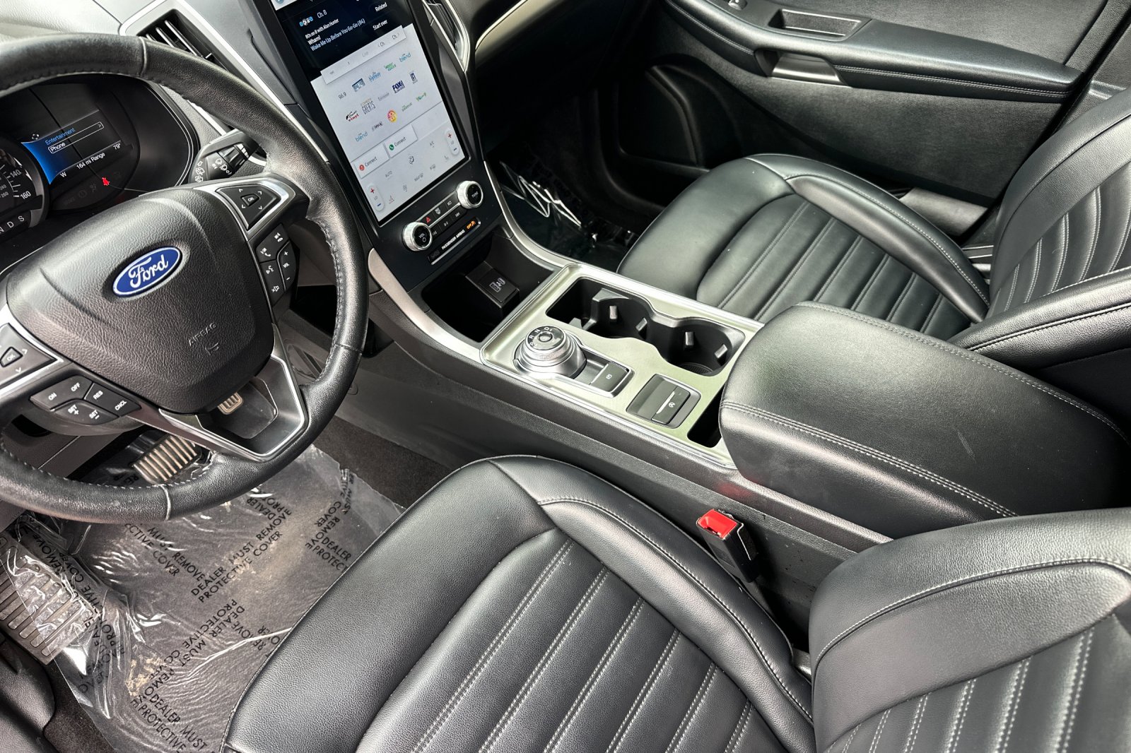 2022 Ford Edge SEL photo 9