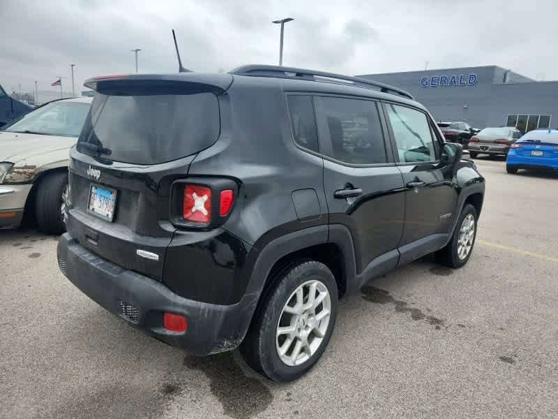 2022 Jeep Renegade Latitude photo 3