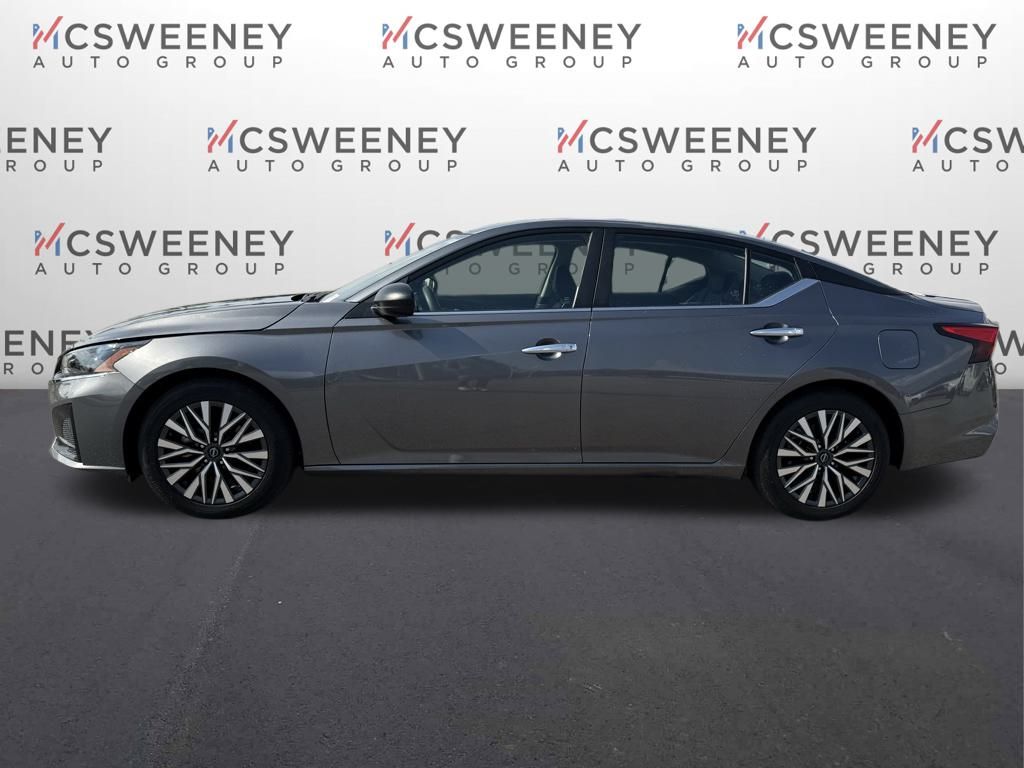 2024 Nissan Altima 2.5 SV photo 2