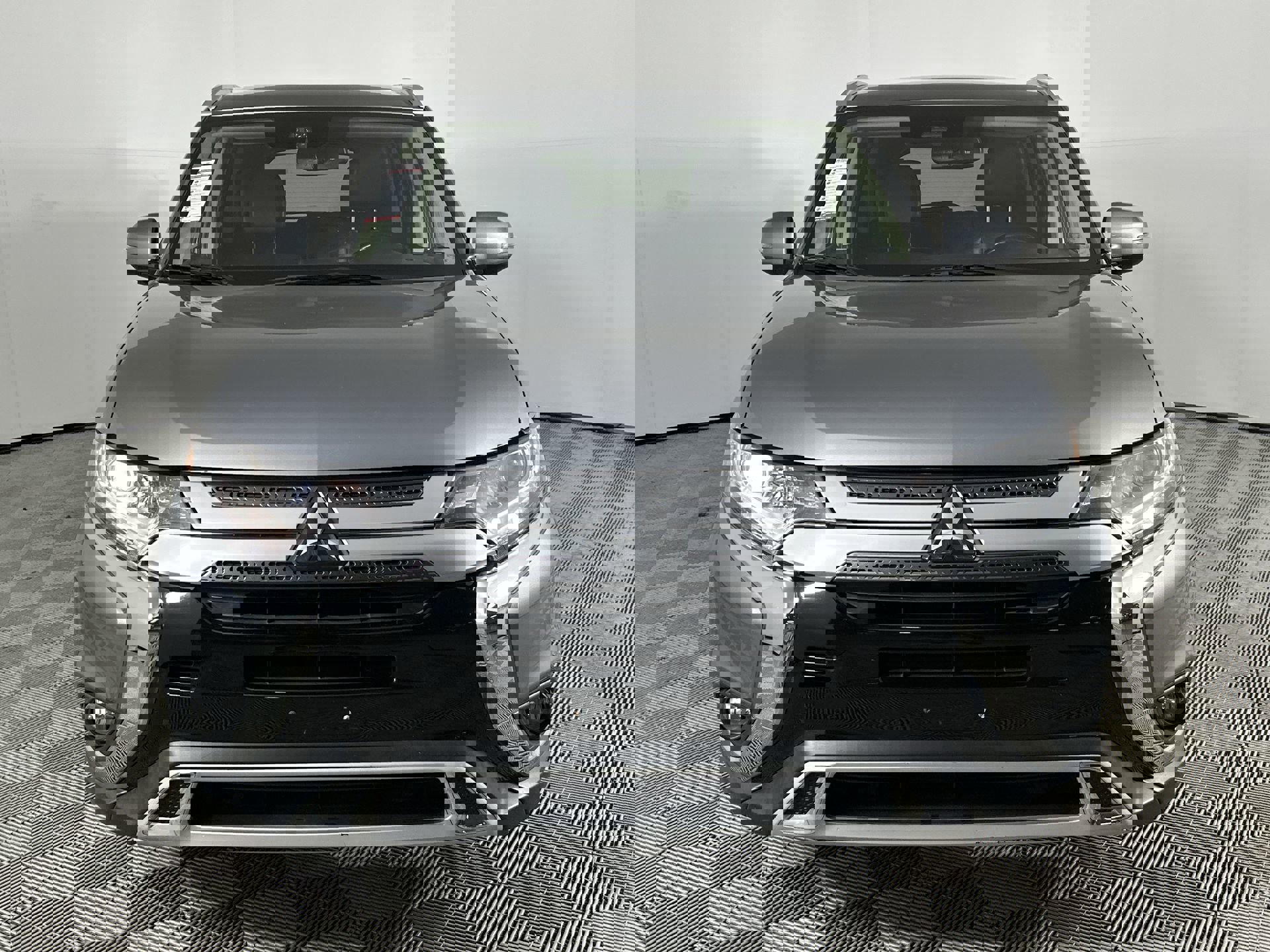 2020 Mitsubishi Outlander SEL photo 3