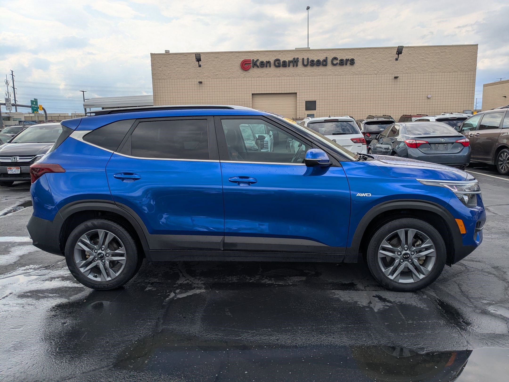 2021 Kia Seltos S photo 2