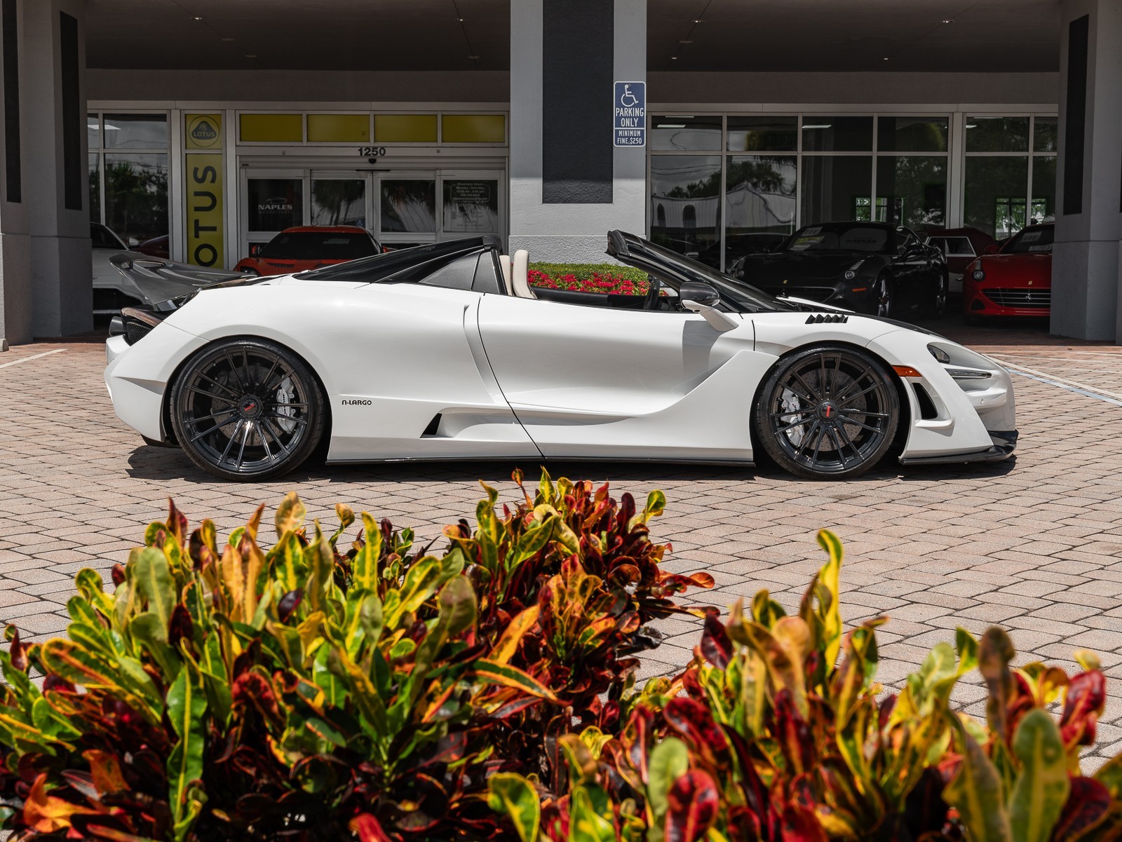 2020 Mclaren 720S Spider photo 25
