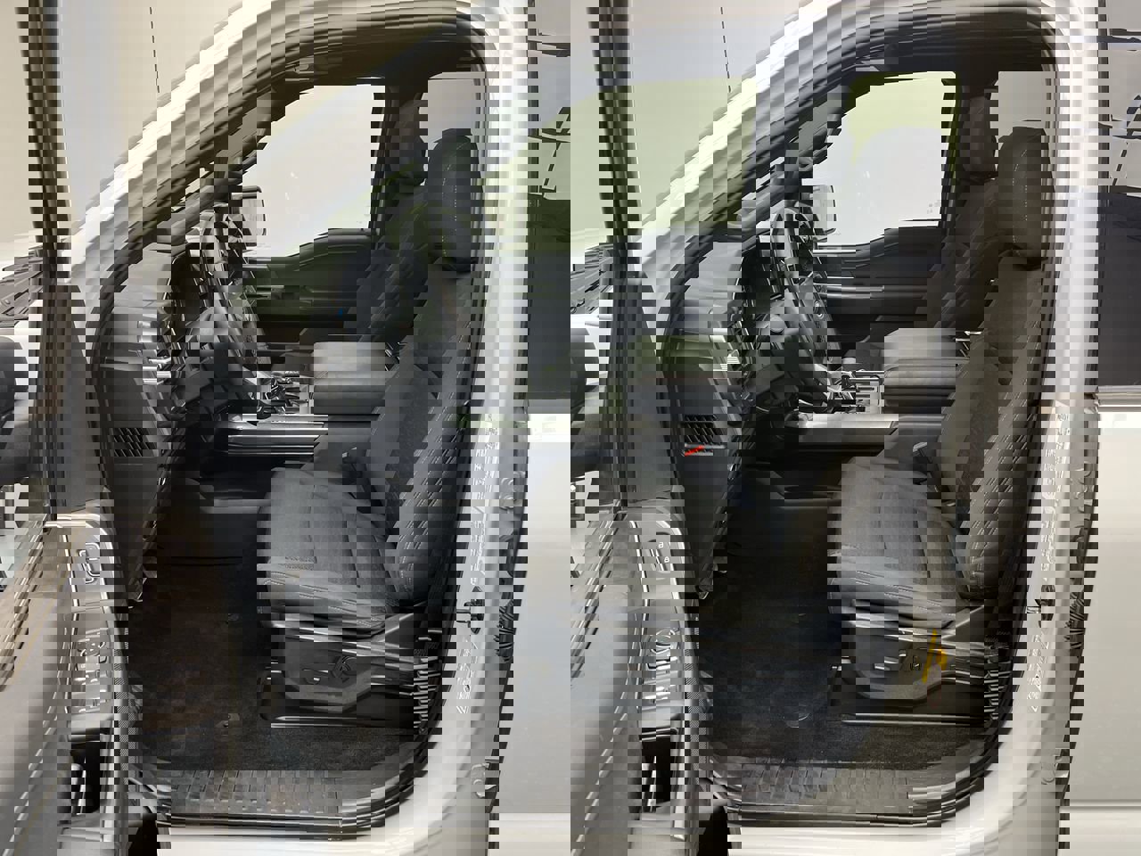 2023 Ford F-150 XL photo 3