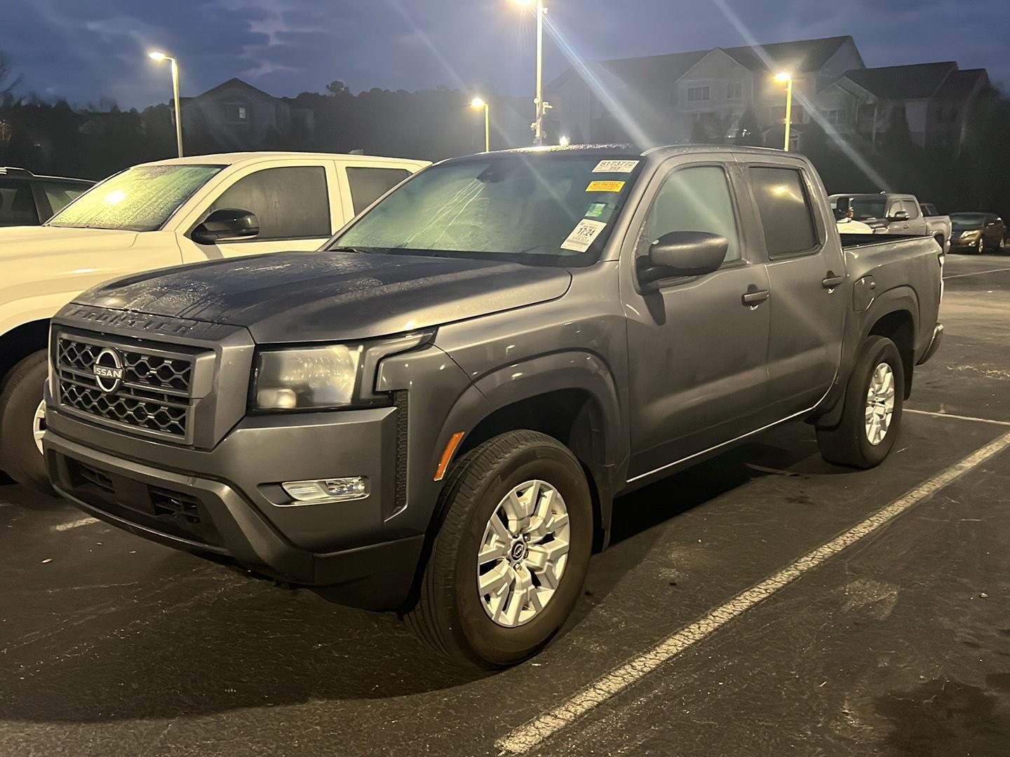 2024 Nissan Frontier SV's photo