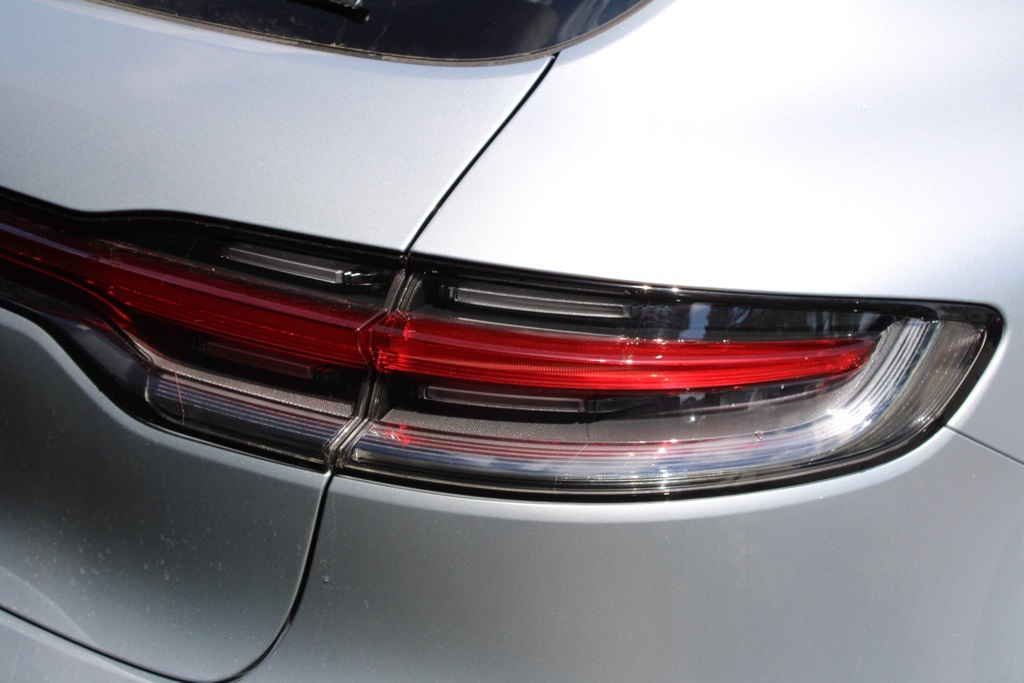2024 Porsche Macan Base photo 12