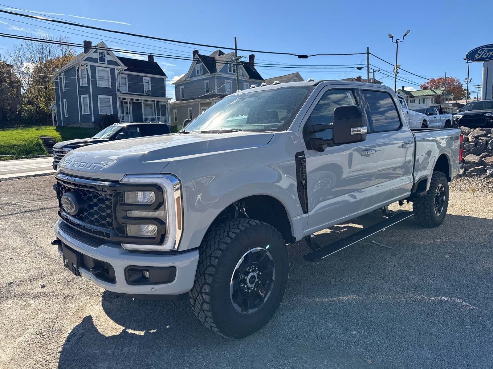 2026 Ford F-350 Lariat photo 2
