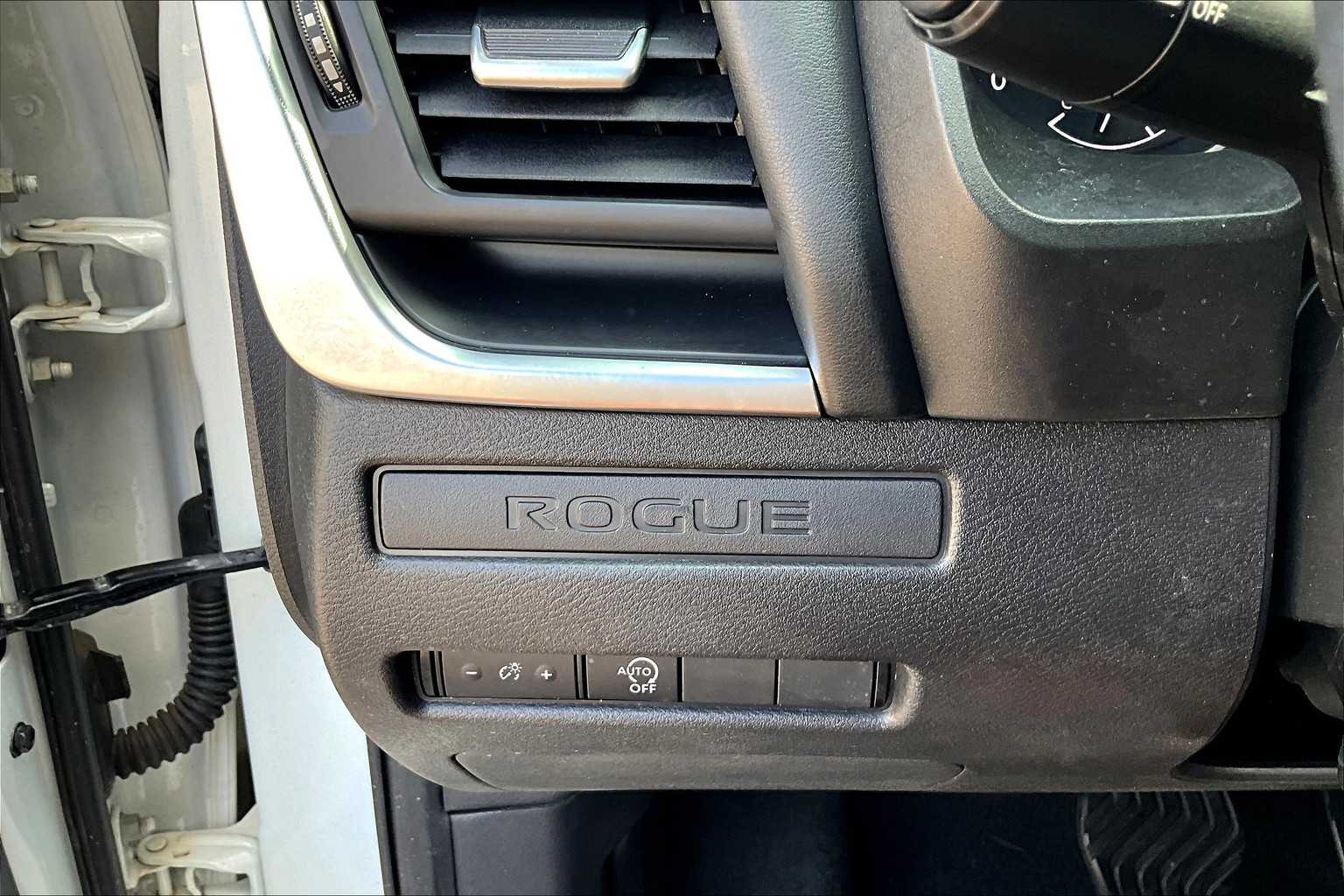 2023 Nissan Rogue S photo 31