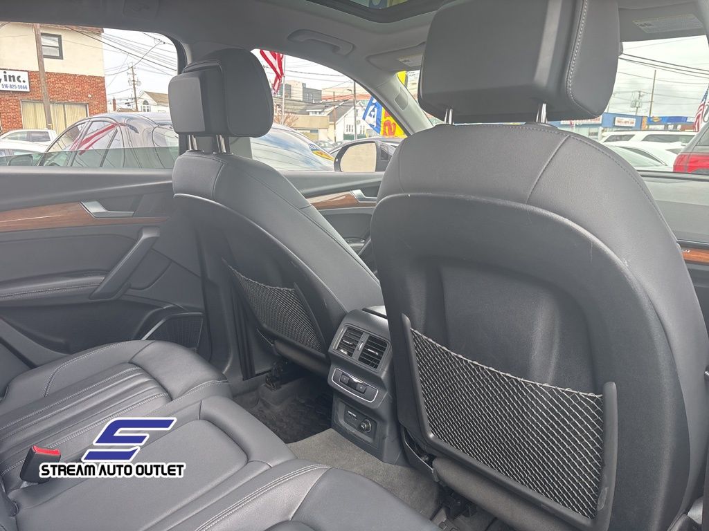 2023 Audi Q5 40 Premium Plus photo 12