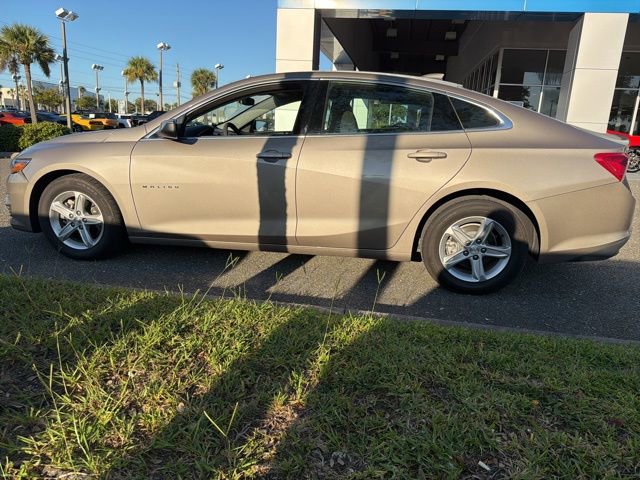 2023 Chevrolet Malibu 1LT photo 3