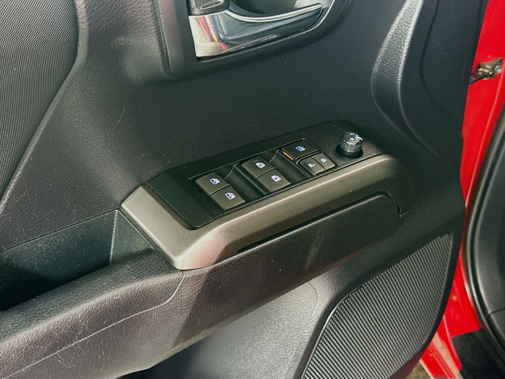 2021 Toyota Tacoma TRD photo 16