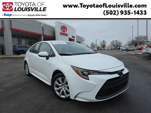 2024 Toyota Corolla LE's photo
