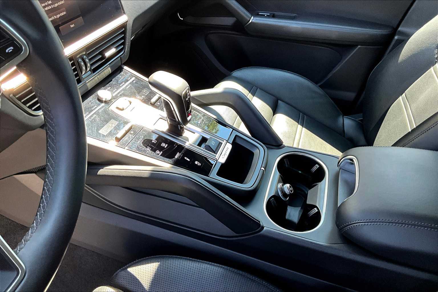 2023 Porsche Cayenne S Platinum Edition photo 16