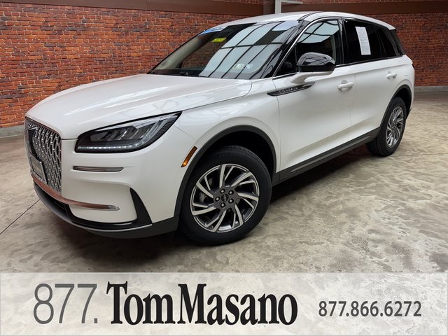 2023 Lincoln Corsair Base's photo