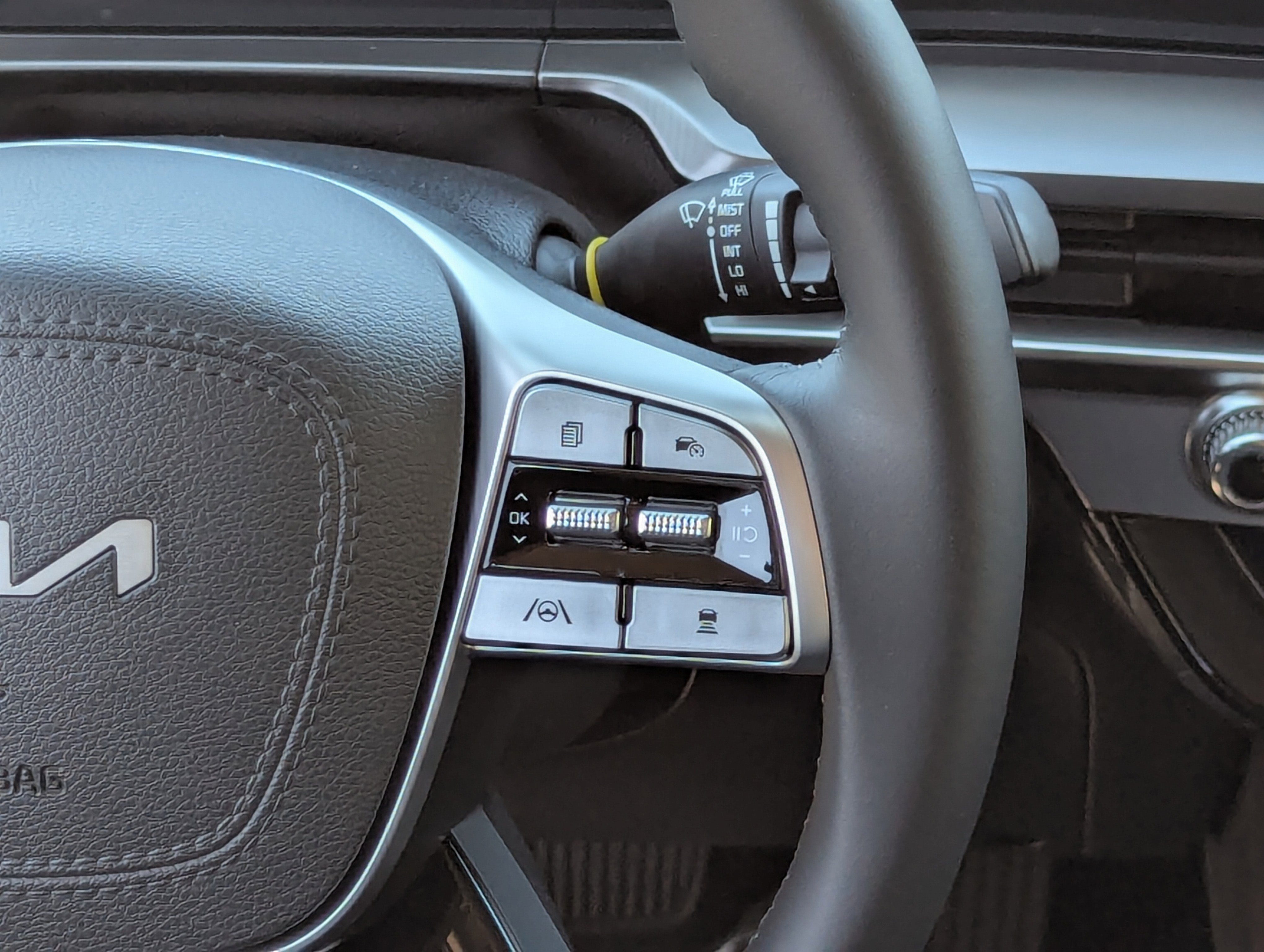 2025 Kia Telluride S photo 4