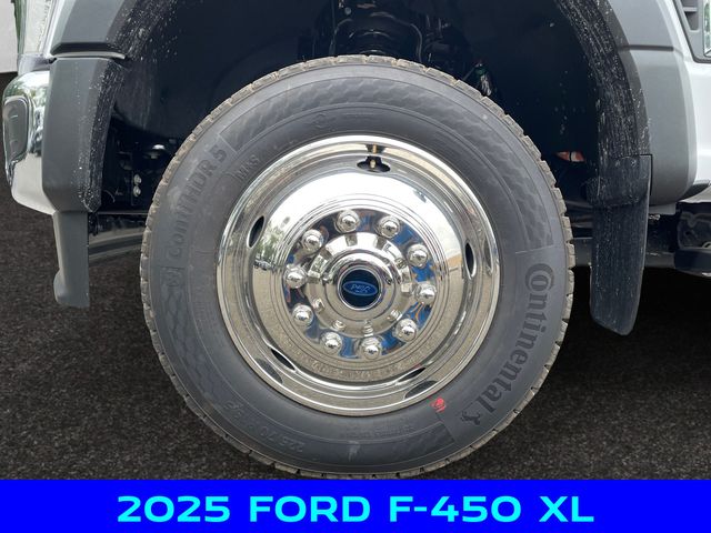 2025 Ford F-450 photo 11