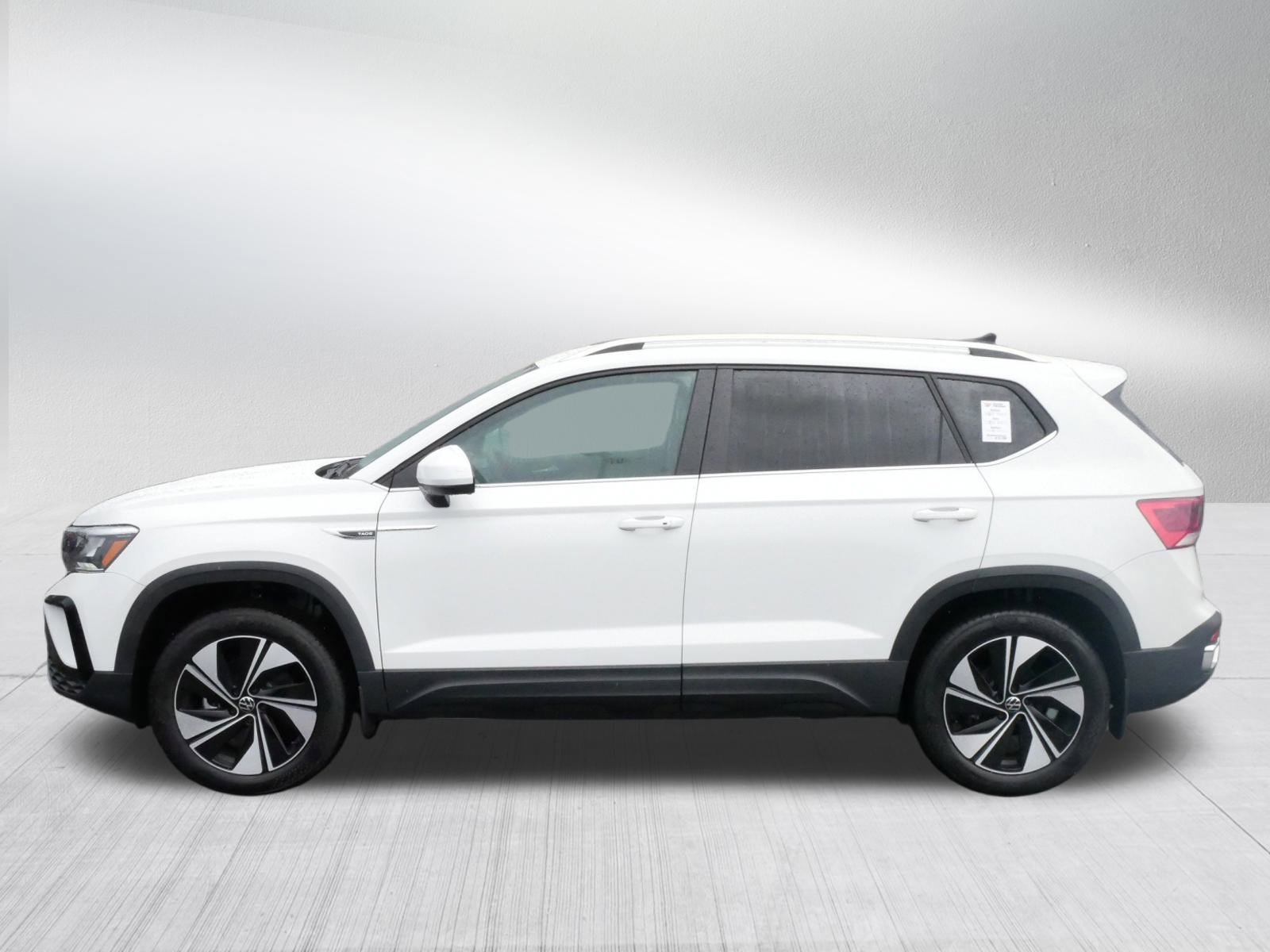 2024 Volkswagen Taos SE photo 4