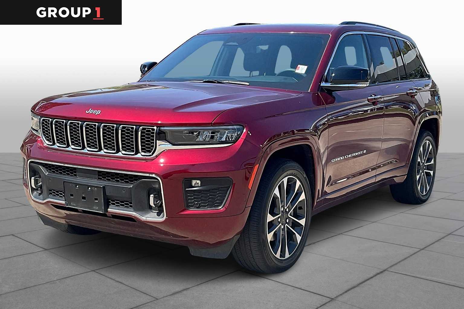 2023 Jeep Grand Cherokee Overland's photo