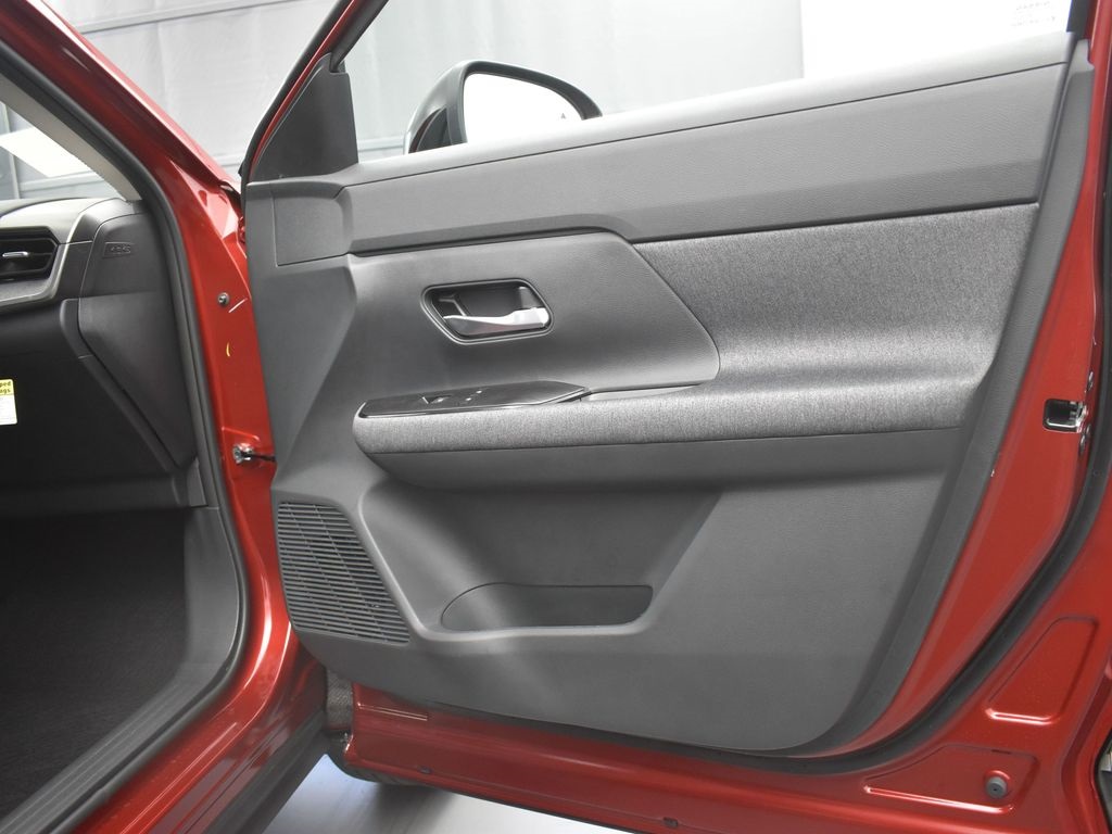 2026 Nissan Kicks SV photo 23