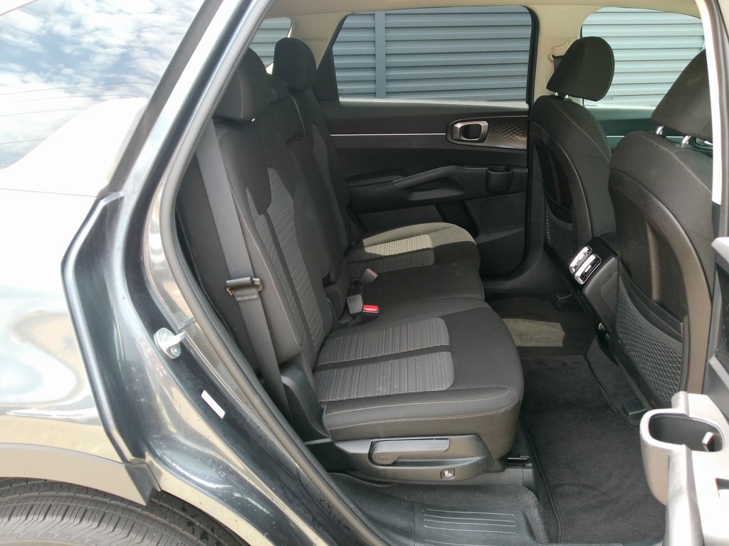 2023 Kia Sorento LX photo 14