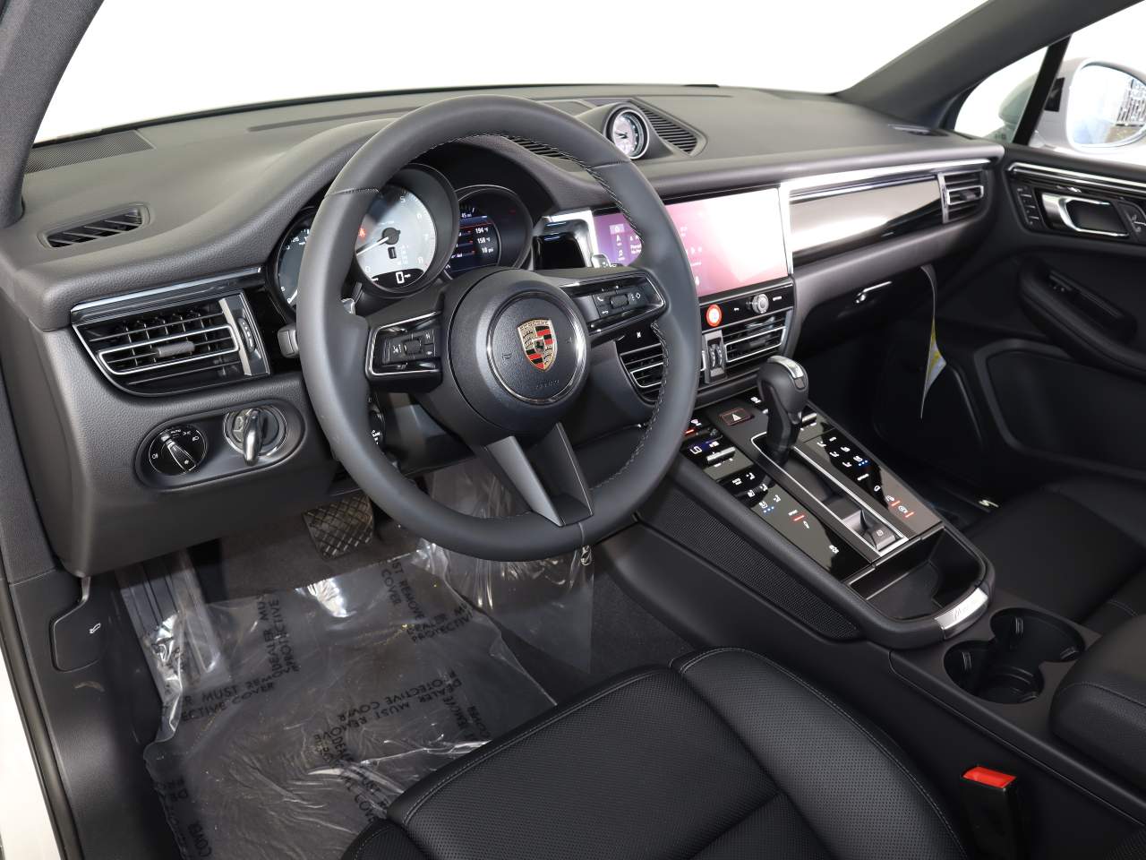 2025 Porsche Macan S photo 4