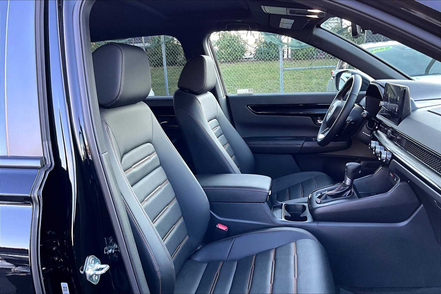 2026 Honda CR-V Hybrid Sport Touring photo 8