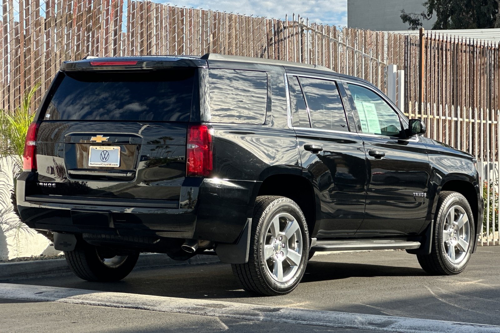 2017 Chevrolet Tahoe LS photo 4
