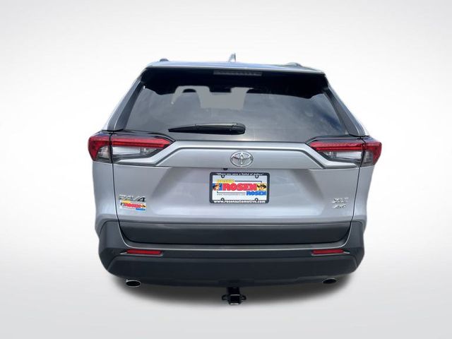 2023 Toyota RAV4 XLE Premium photo 4