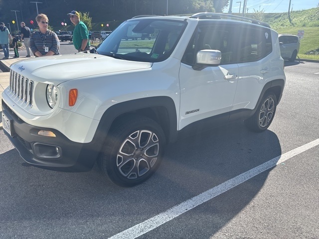 2016 Jeep Renegade Limited photo 2