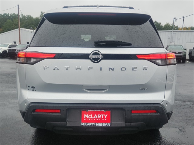 2022 Nissan Pathfinder SV photo 4