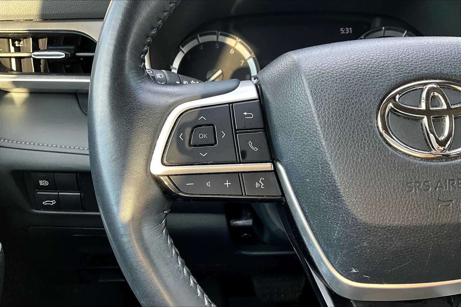2022 Toyota Highlander XLE photo 23