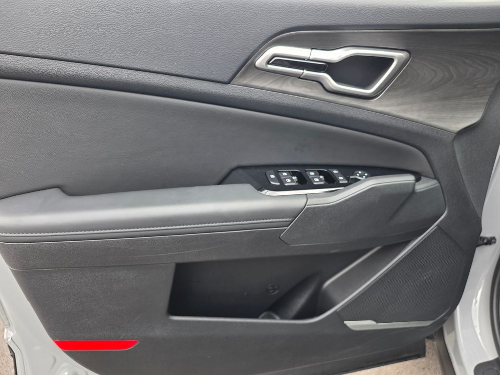 2025 Kia Sportage X-Line photo 13