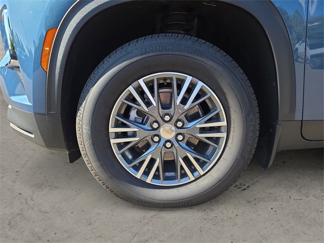 2025 Chevrolet Traverse photo 14